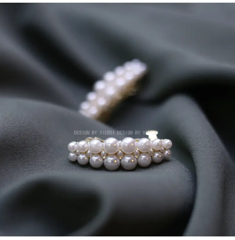 Women's Pearl Hair Clip for Spring with Side Bangs — feature 11