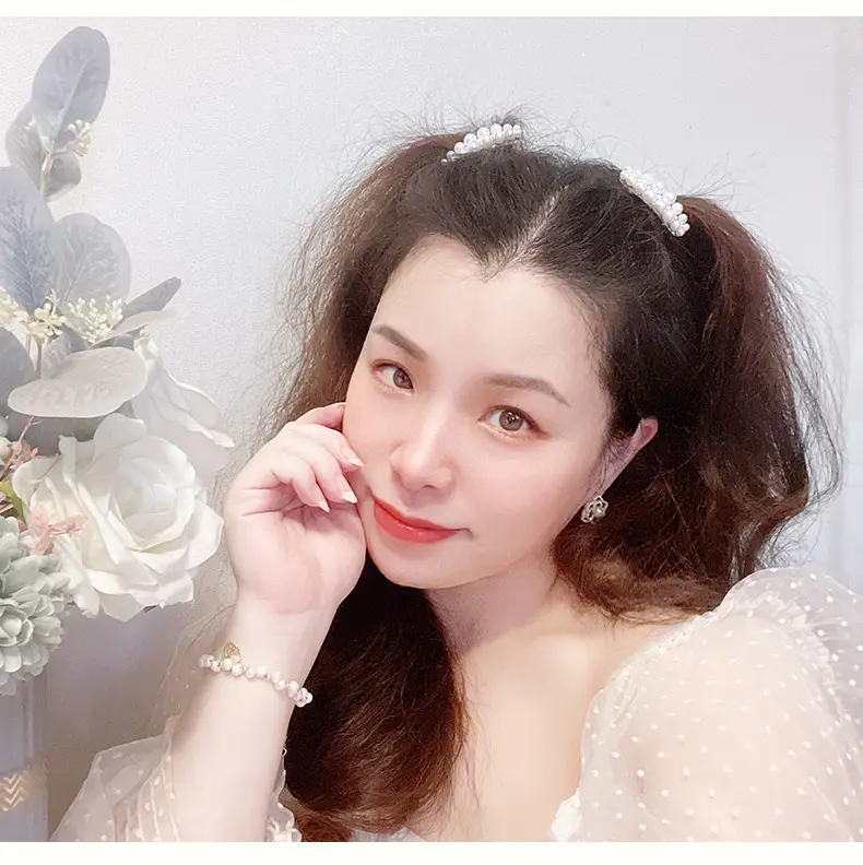 Women's Pearl Hair Clip for Spring with Side Bangs — feature 12