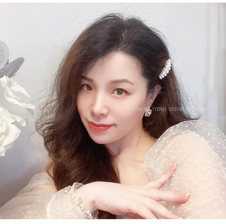 Women's Pearl Hair Clip for Spring with Side Bangs — feature 5