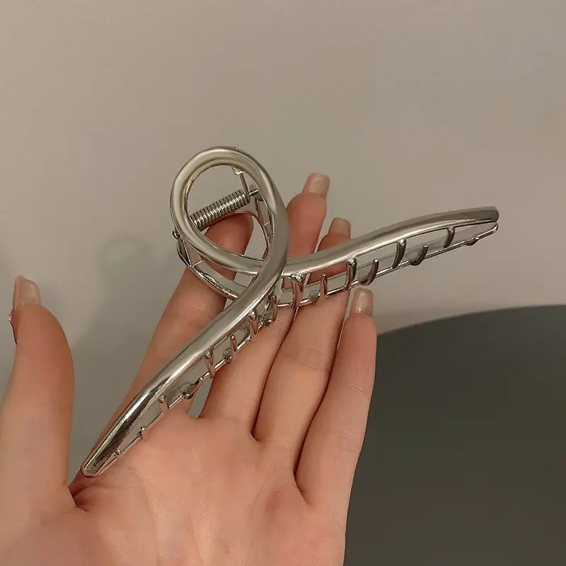 Large Shark Clip for Women's Hair Grip - Image 3