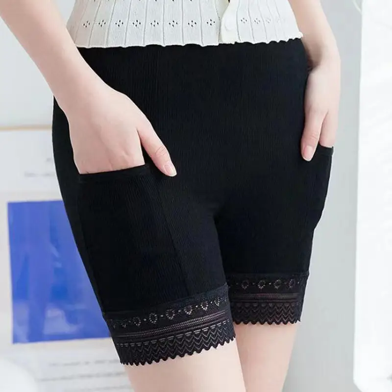 Women's Black Lace Three-Quarter Safety Pants