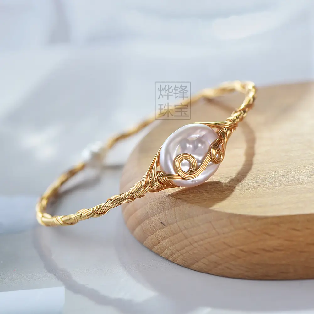 Golden Pearl Adjustable Bracelet for Women — feature 11