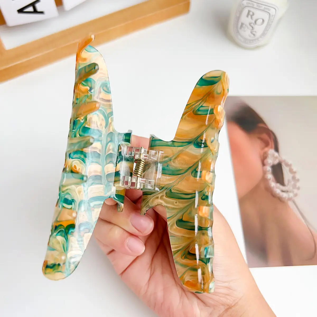 Elegant Green Shark Hair Clip for Women - Image 13