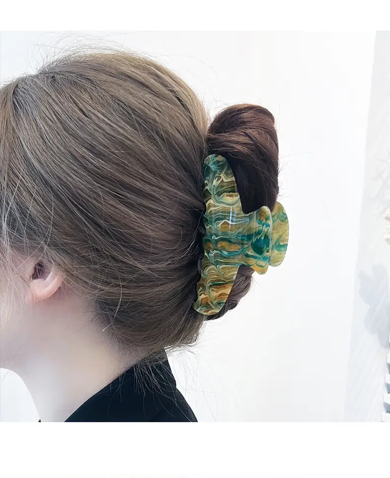 Elegant Green Shark Hair Clip for Women — feature 9