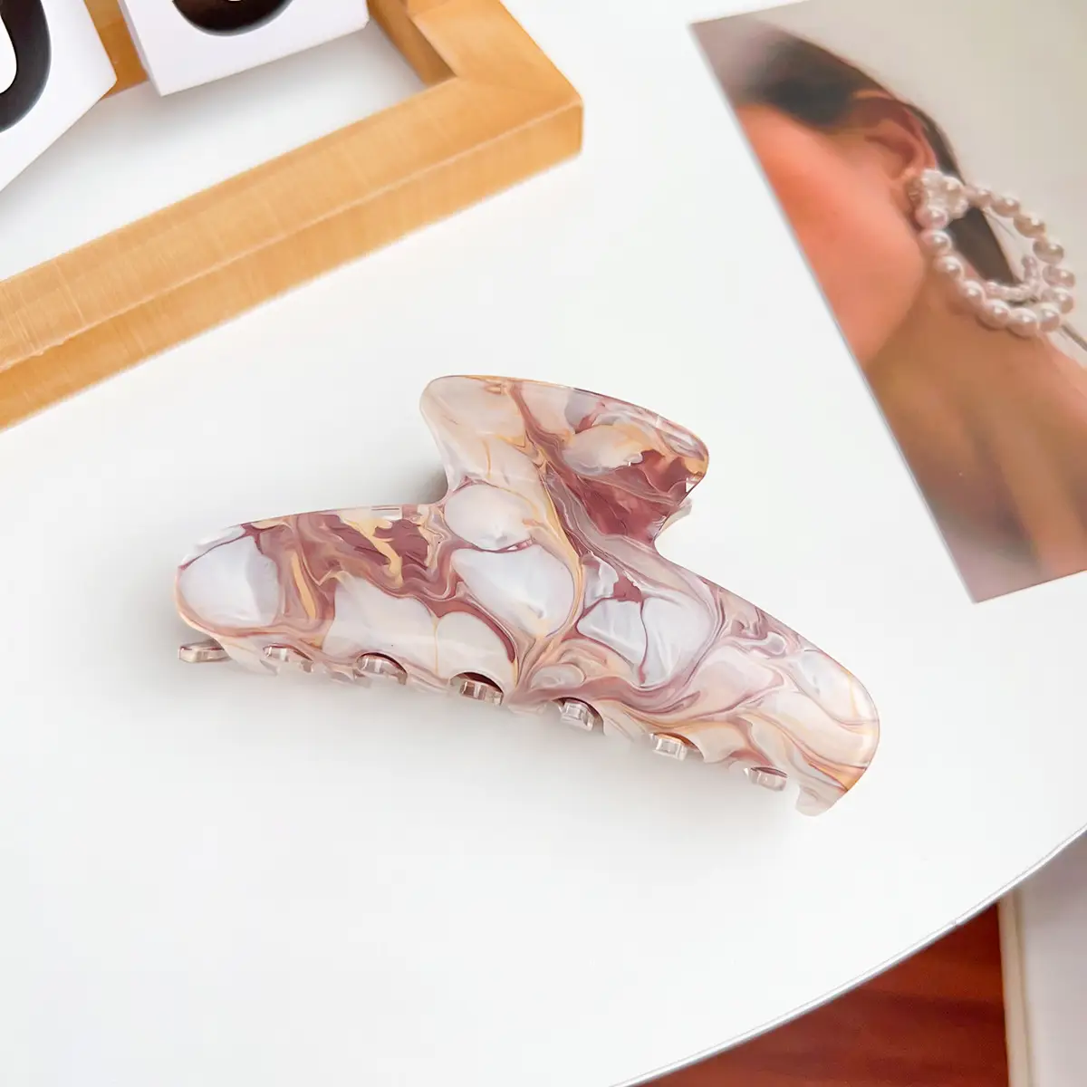 Elegant Green Shark Hair Clip for Women - Image 10