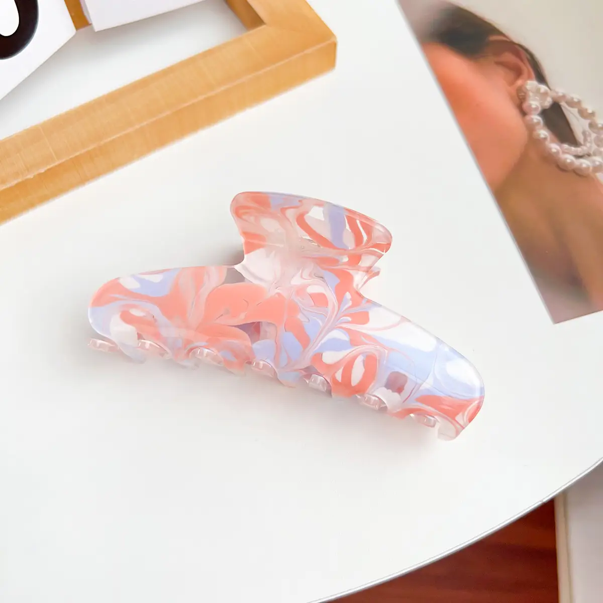 Elegant Green Shark Hair Clip for Women - Image 3