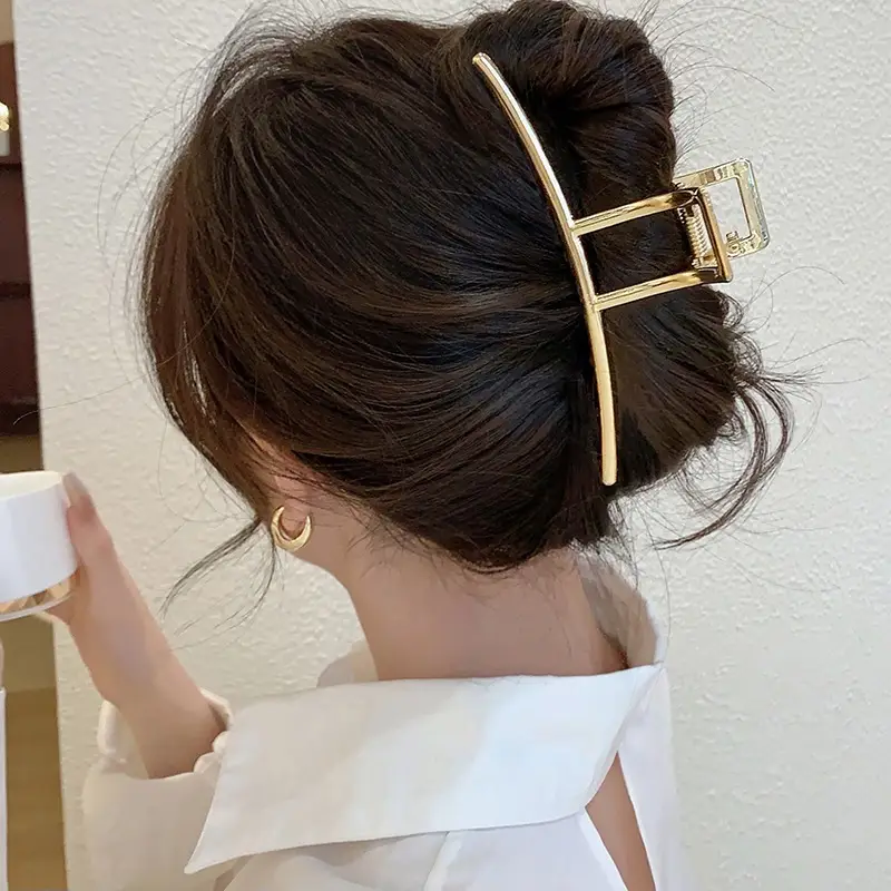 Gold T-Shape Hair Clip for Women — feature 8