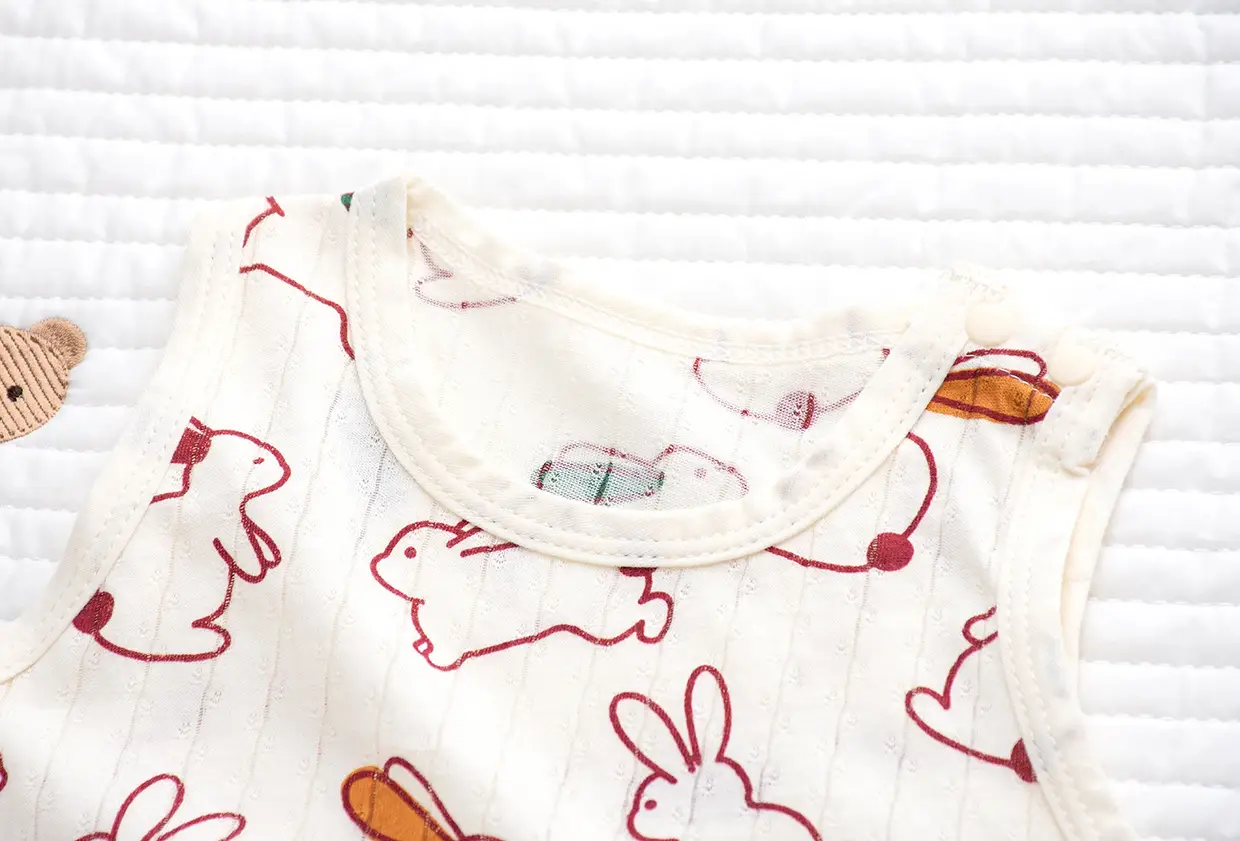 Baby Cotton Vest with Bear Embroidery & Bone Closure — feature 7