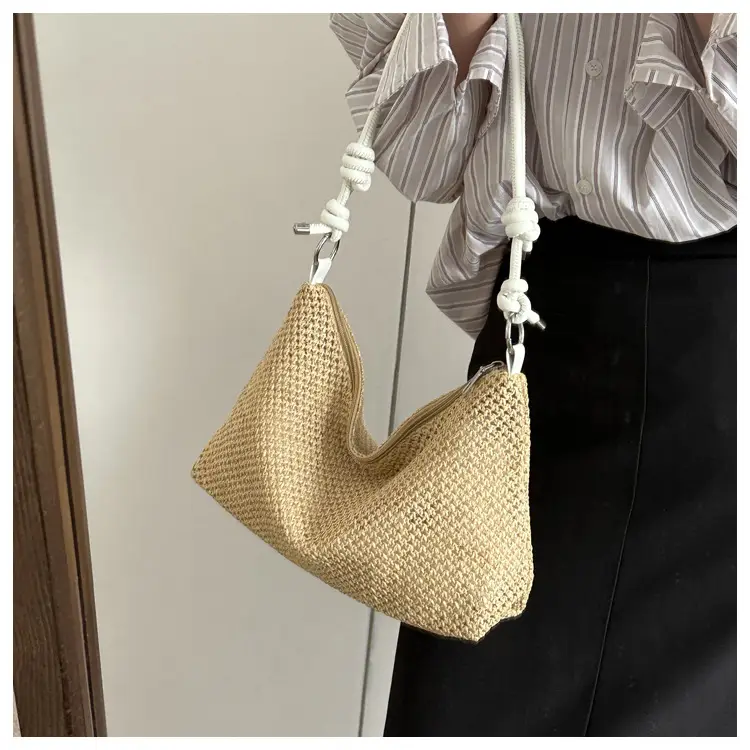 Women's Straw Woven Shoulder Bag Summer 2023 — feature 2