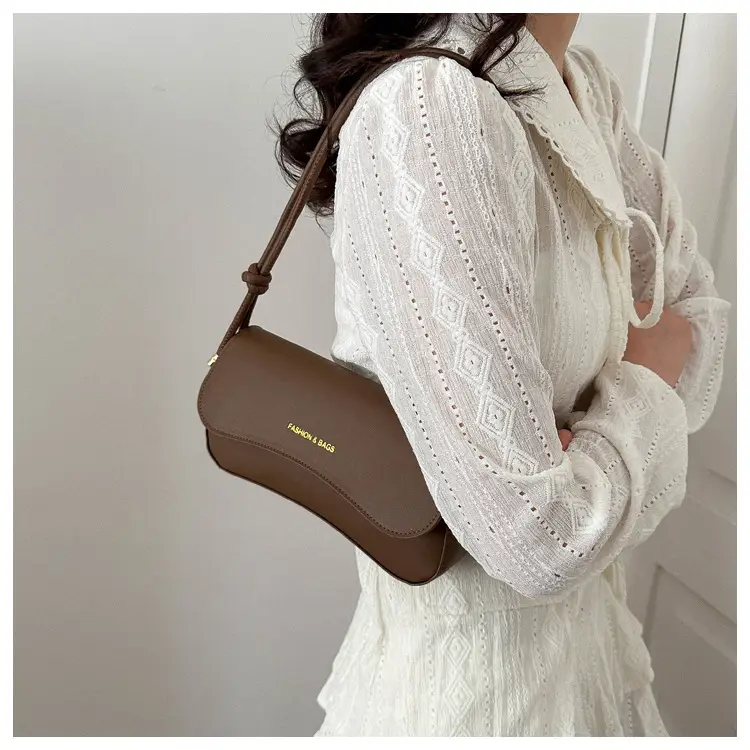 Green Women's Crossbody Bag 2023 Spring — feature 13