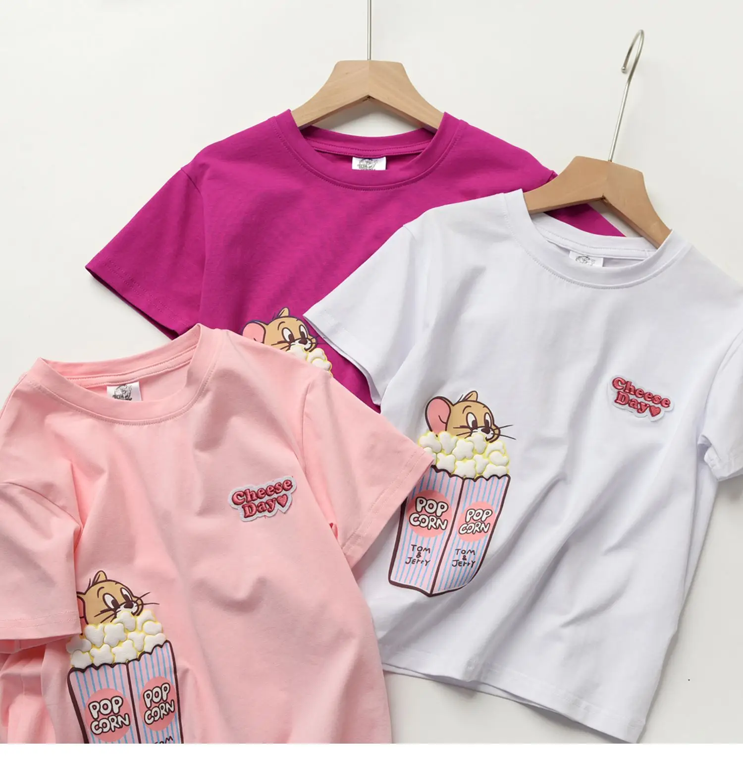 Tom and Jerry Cotton Cartoon T-Shirt Pink Large — feature 5
