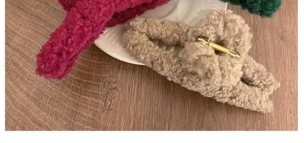 Plush Hair Clip for Women Large Shark Clip Autumn Winter — feature 13