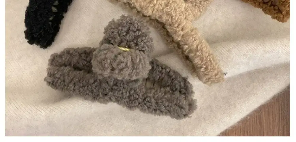 Plush Hair Clip for Women Large Shark Clip Autumn Winter — feature 17