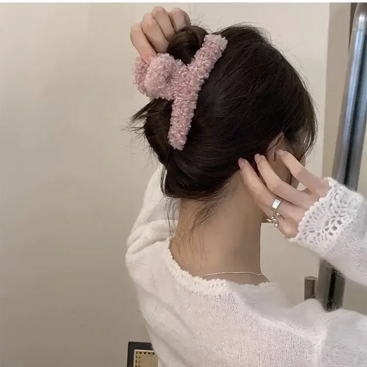 Plush Hair Clip for Women Large Shark Clip Autumn Winter — feature 5