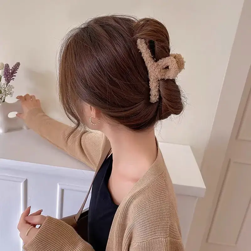 Plush Hair Clip for Women Large Shark Clip Autumn Winter — feature 6