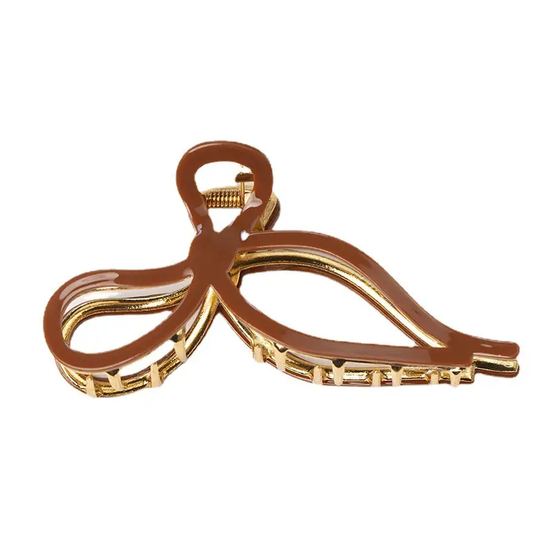 Korean Flow Shark Clip Hairpin on Head - Image 8