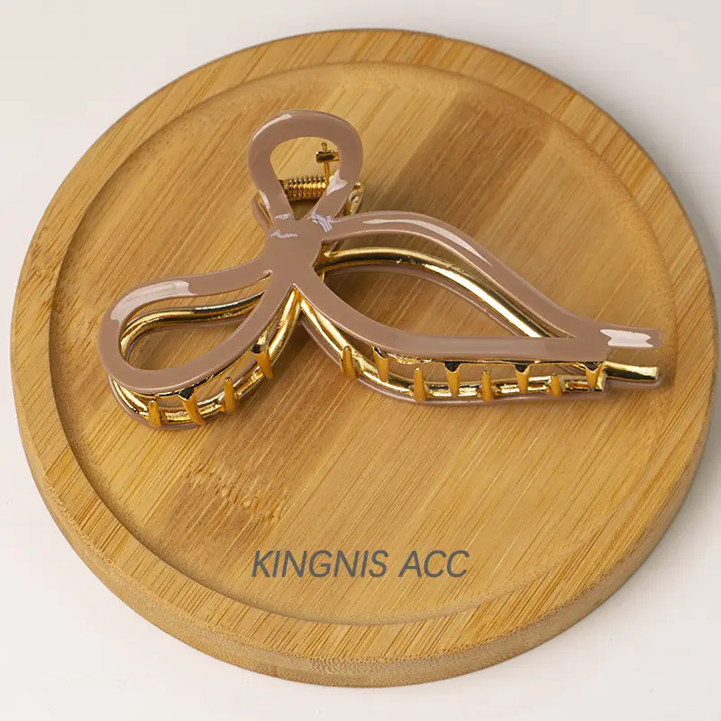 Korean Flow Shark Clip Hairpin on Head — feature 6