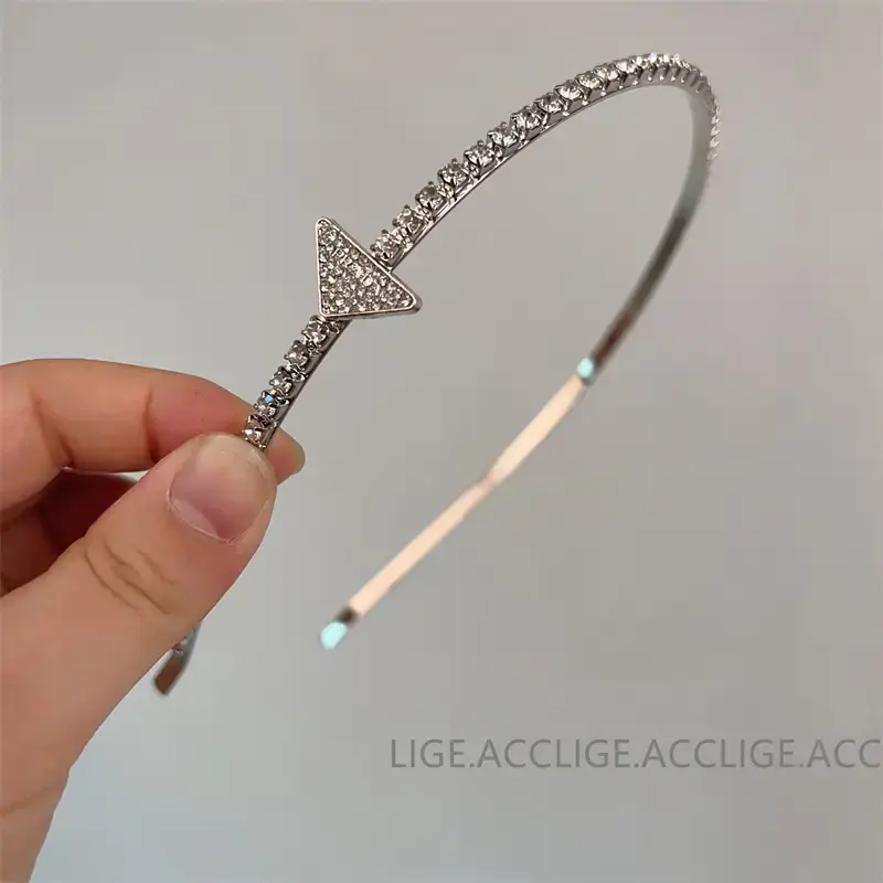 High-end Flash Diamond Triangle Headband for Women - Image 3