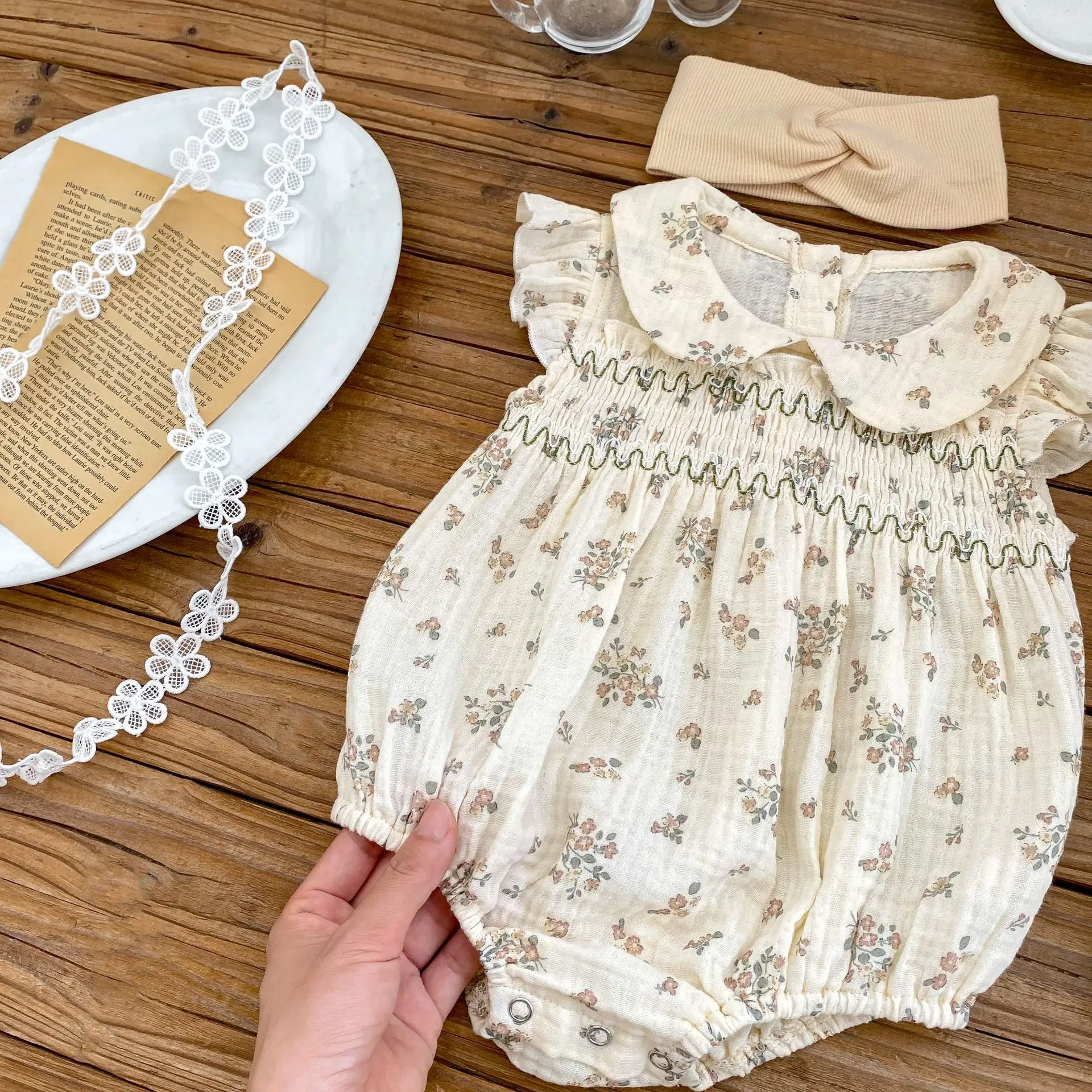 Baby Girl Siamese Floral Collar Dress with Flying Sleeve — feature 10