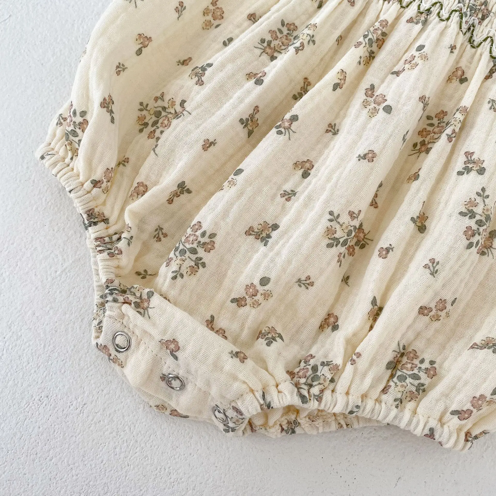 Baby Girl Siamese Floral Collar Dress with Flying Sleeve — feature 15