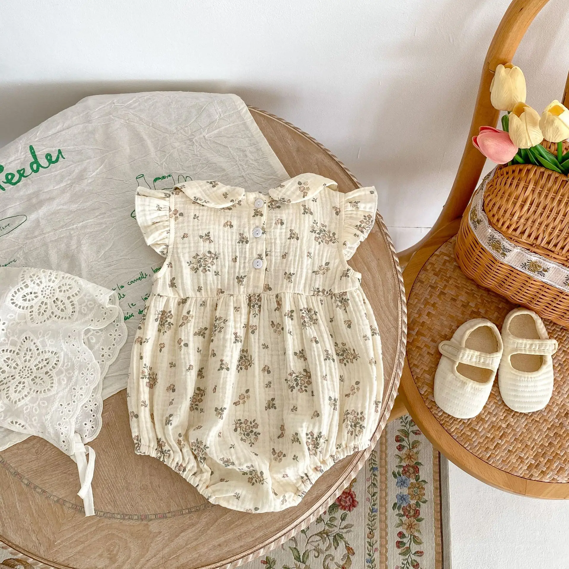 Baby Girl Siamese Floral Collar Dress with Flying Sleeve — feature 3