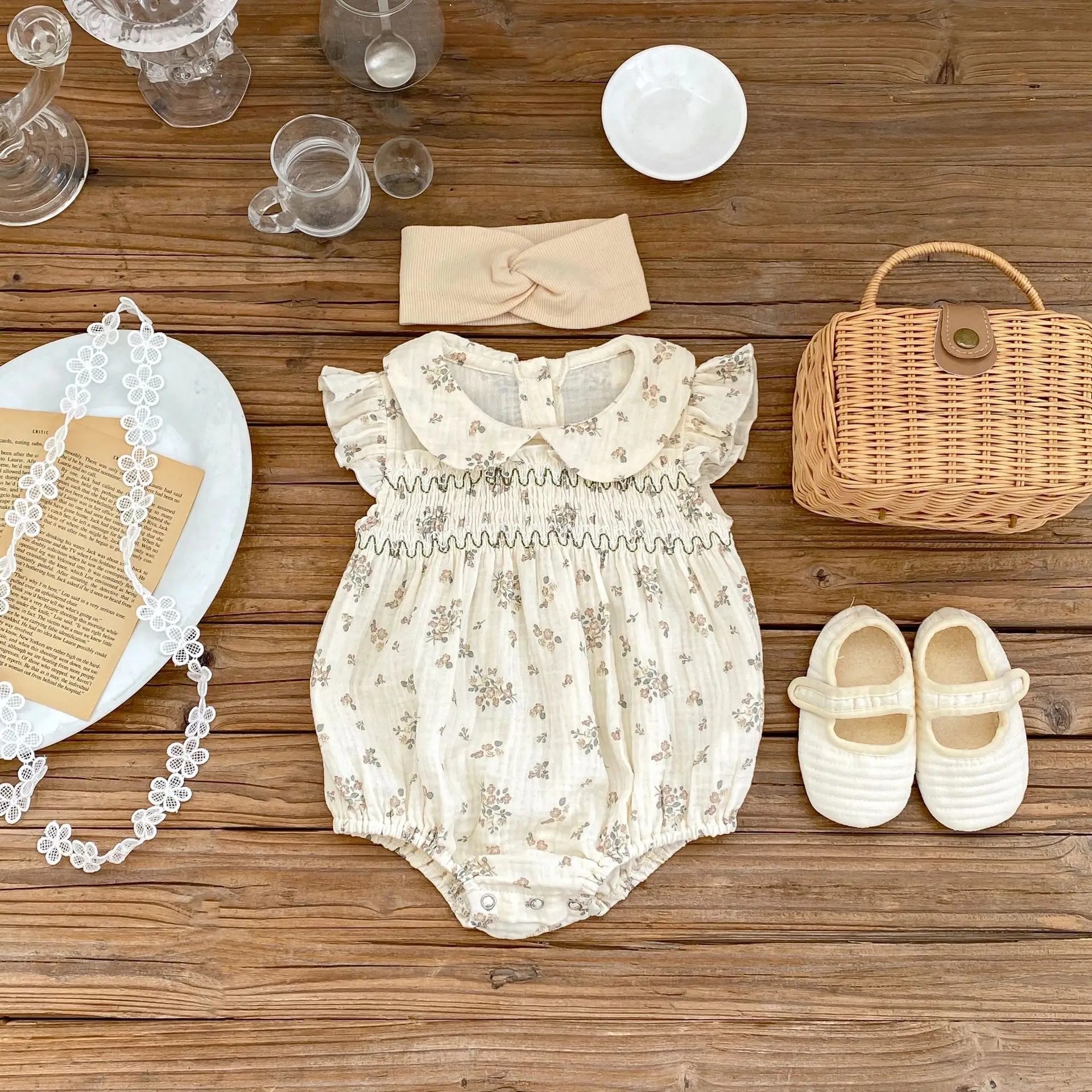 Baby Girl Siamese Floral Collar Dress with Flying Sleeve — feature 9