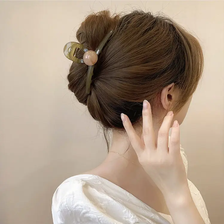 Oversized Black Frosted Shark Hairpin for Women 13cm - Image 25