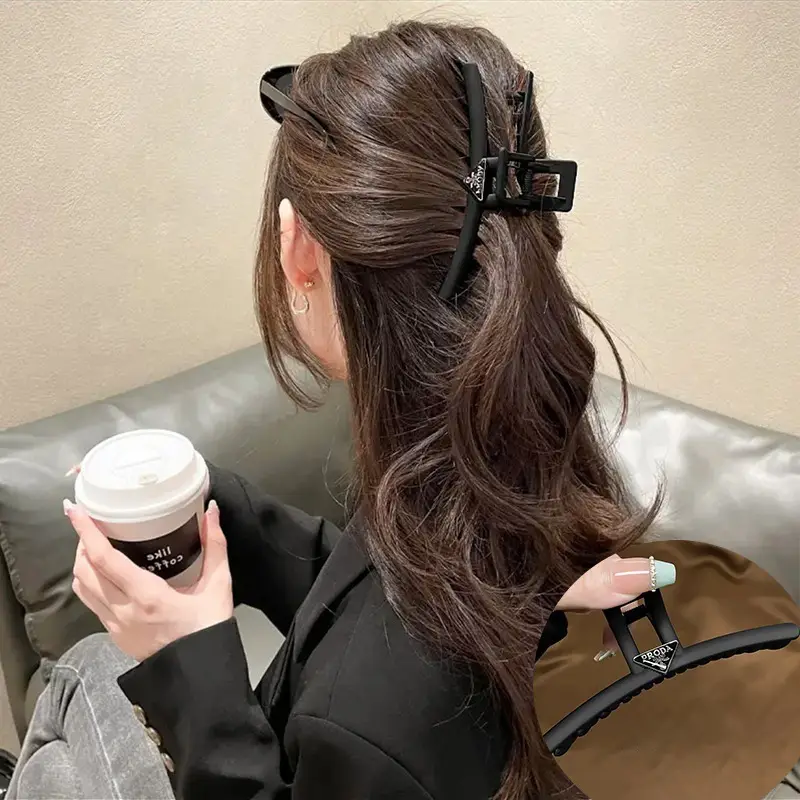 Oversized Black Frosted Shark Hairpin for Women 13cm - Image 6