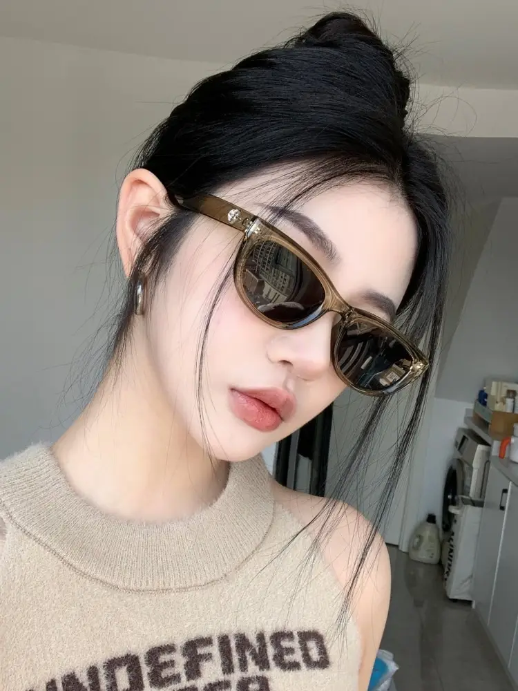 Women's European Cat Eye Glasses with Dark Sillars — feature 5