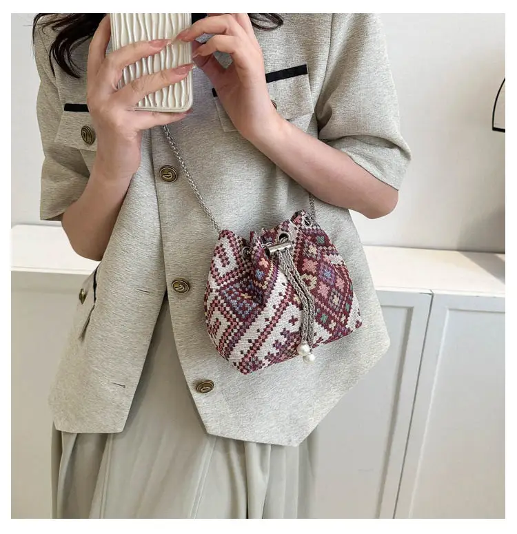 Women's Blue White Chain Crossbody Bag 2023 Spring Summer — feature 10