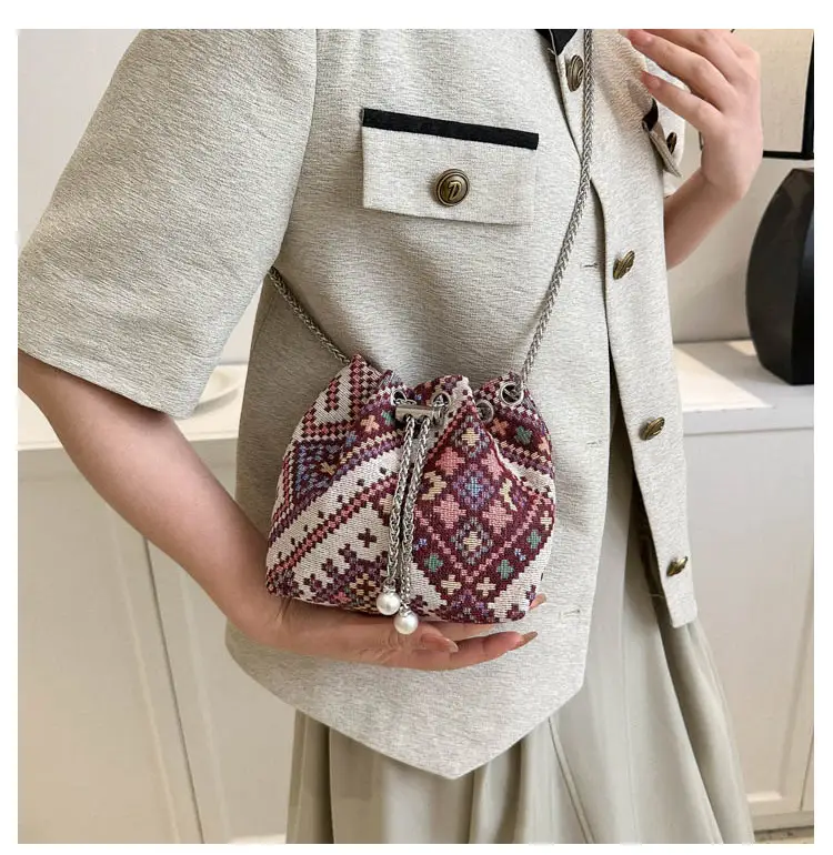 Women's Blue White Chain Crossbody Bag 2023 Spring Summer — feature 11