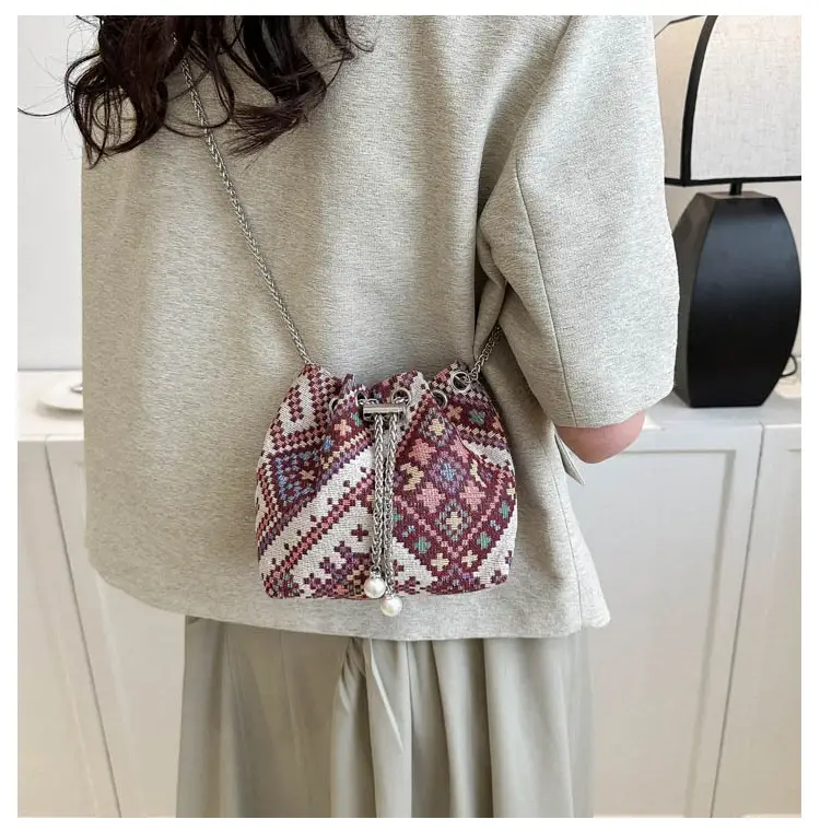 Women's Blue White Chain Crossbody Bag 2023 Spring Summer — feature 12
