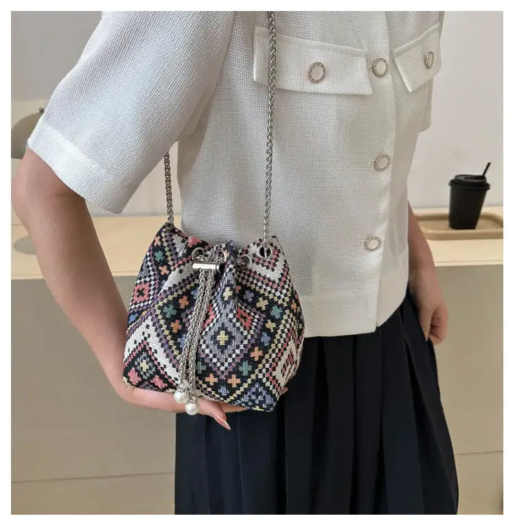 Women's Blue White Chain Crossbody Bag 2023 Spring Summer — feature 7