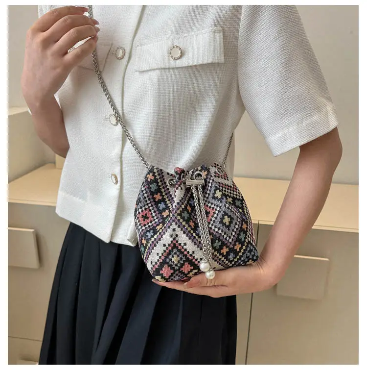 Women's Blue White Chain Crossbody Bag 2023 Spring Summer — feature 9