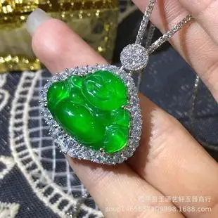 Yang Green Gourd Pendant with Electroplated Platinum — feature 6