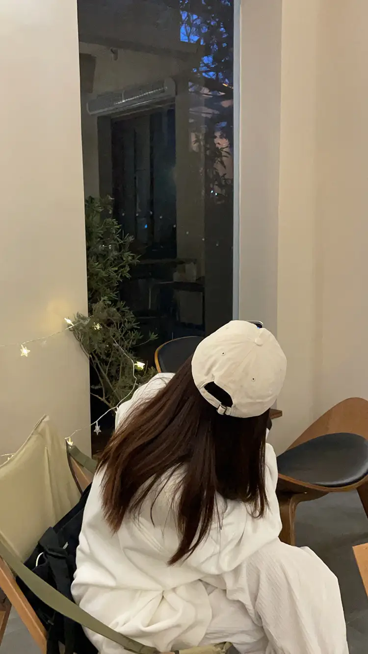 Women's Korean-style Baseball Cap with Embroidered Design — feature 16
