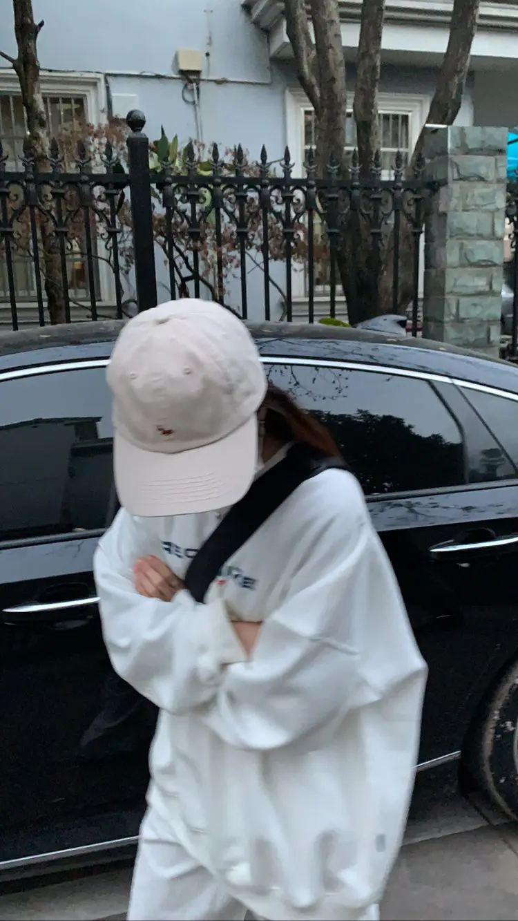 Women's Korean-style Baseball Cap with Embroidered Design — feature 19