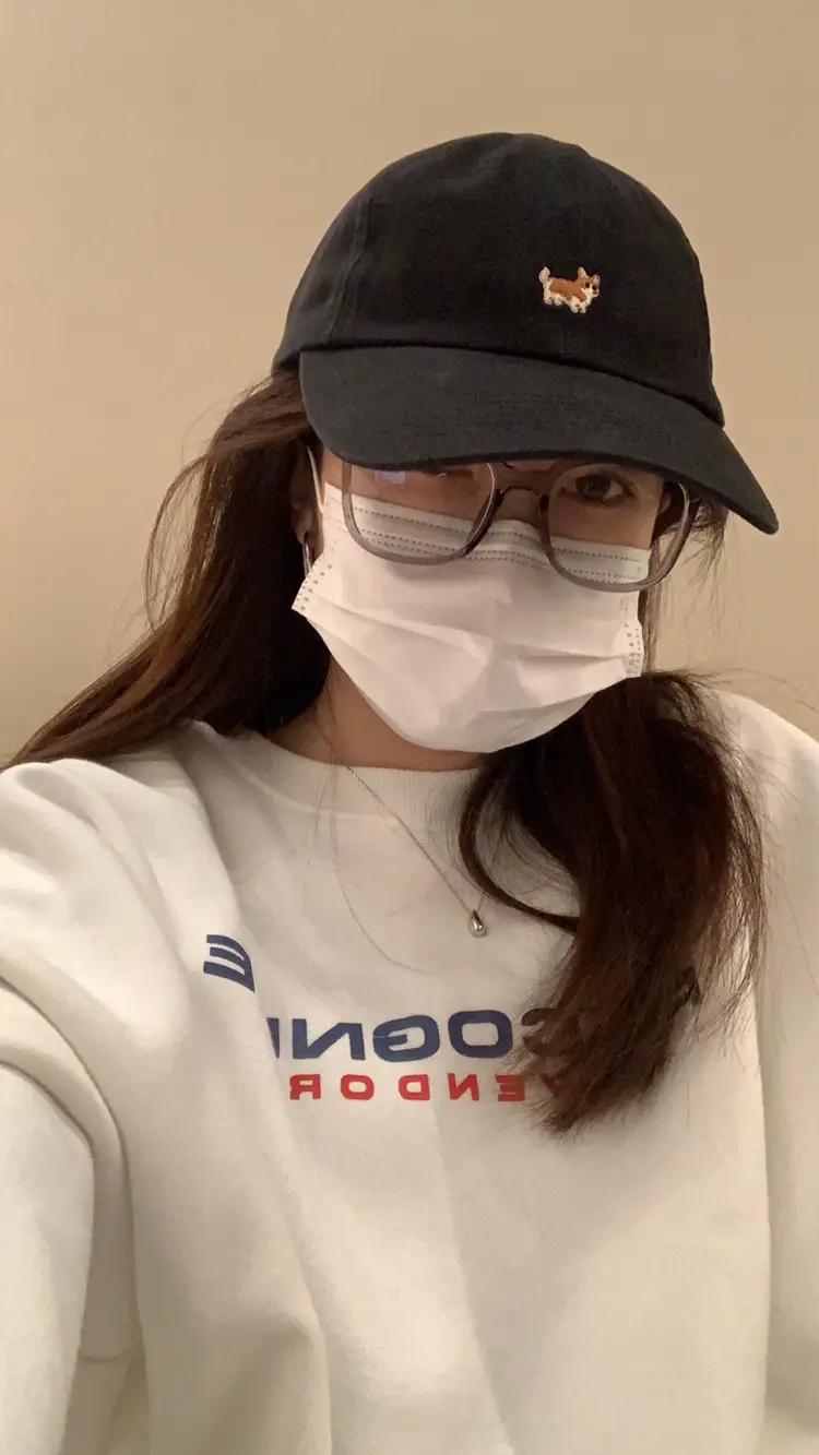 Women's Korean-style Baseball Cap with Embroidered Design — feature 9