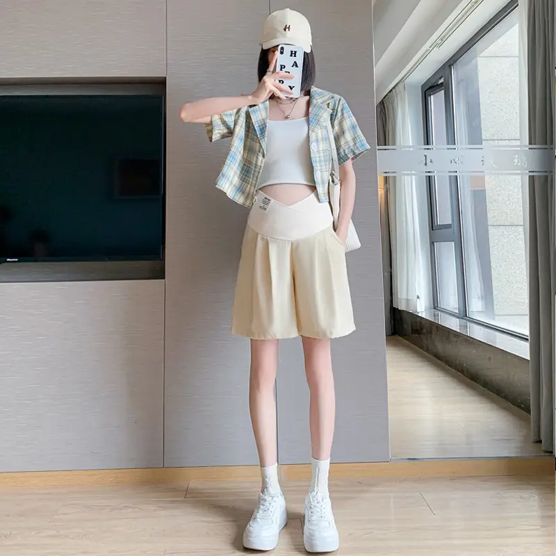 2024 New Maternity Ice Silk Low-Waist Wide-Leg Fashion Slimming Outerwear Five-Point Pants Straight-Leg Suit Shorts - Image 7