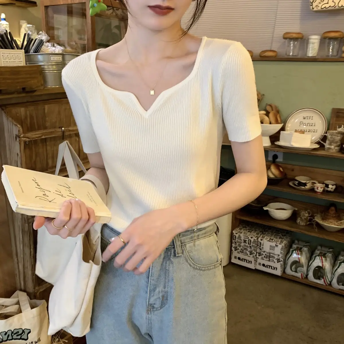 French Style Knit V-Neck T-Shirt Women — feature 2