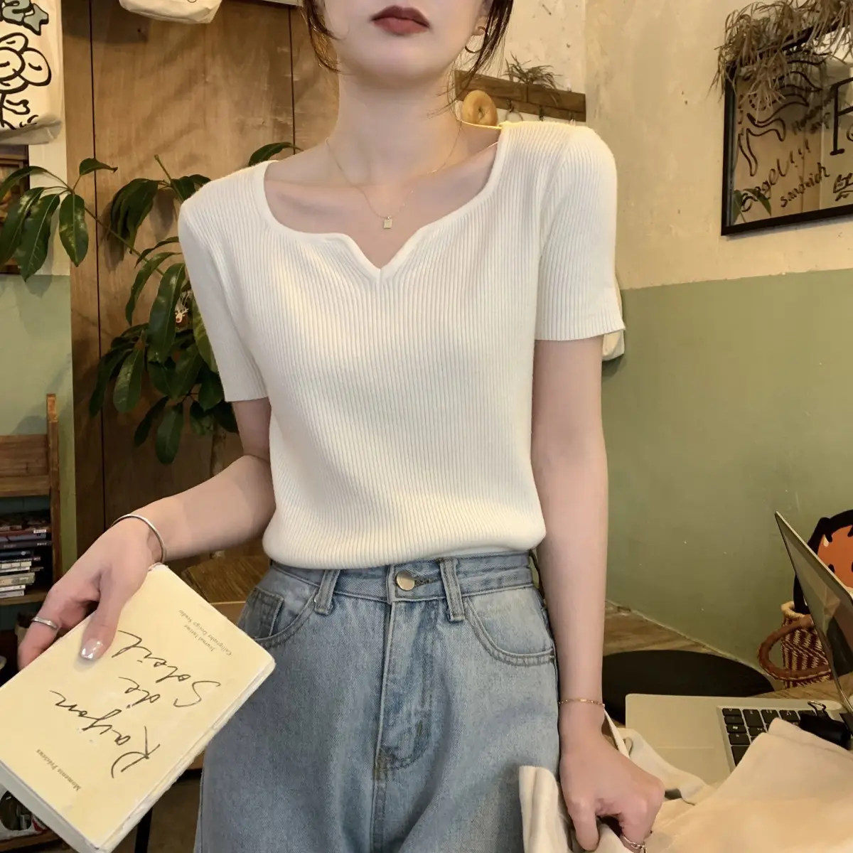 French Style Knit V-Neck T-Shirt Women — feature 5