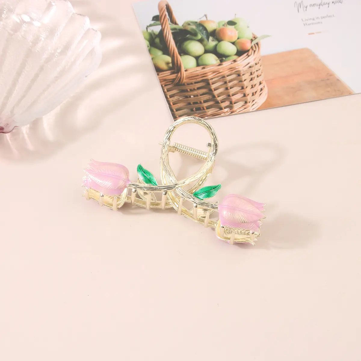 Guanyang Alloy Tulip Hair Clip with Pearl & Green Accents — feature 13