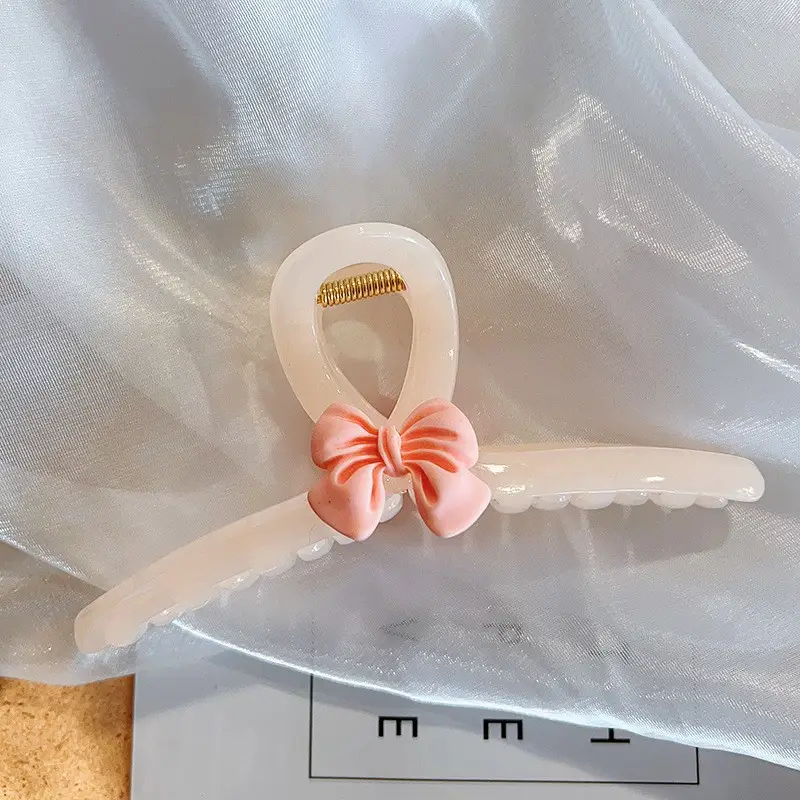 New Arrival Multi-Color Heart Grip Hair Clips Set - Image 4