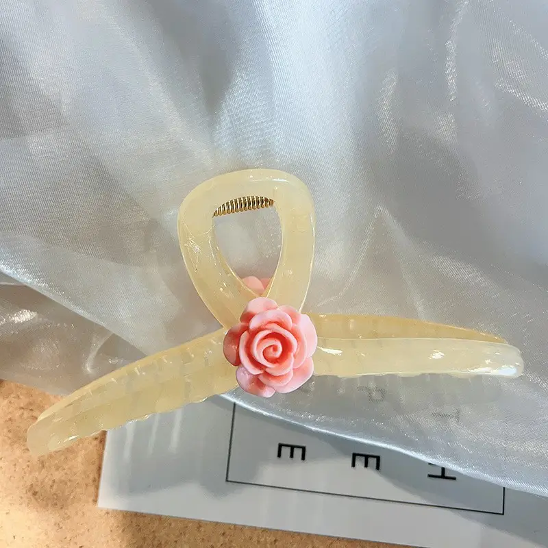 New Arrival Multi-Color Heart Grip Hair Clips Set - Image 5