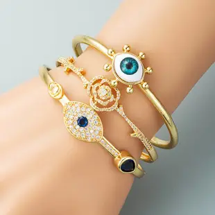 Gold Butterfly Star Chain Bracelets Set — feature 11