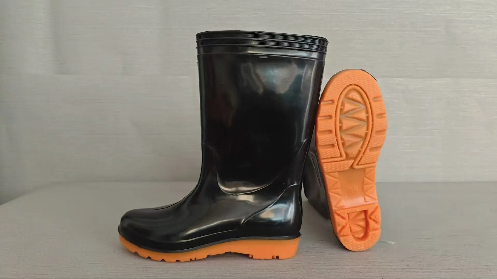 Men's PVC Rubber Rain Boots Black 33cm High - Image 10