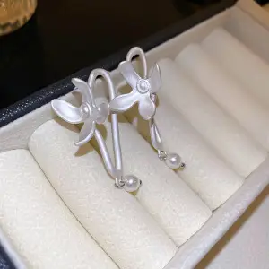 Silver Needle Light Luxury Gradient Purple Zircon Water Drop Flower Butterfly Tassel Earrings Korean Elegant Earrings Fashion Earrings - Image 28