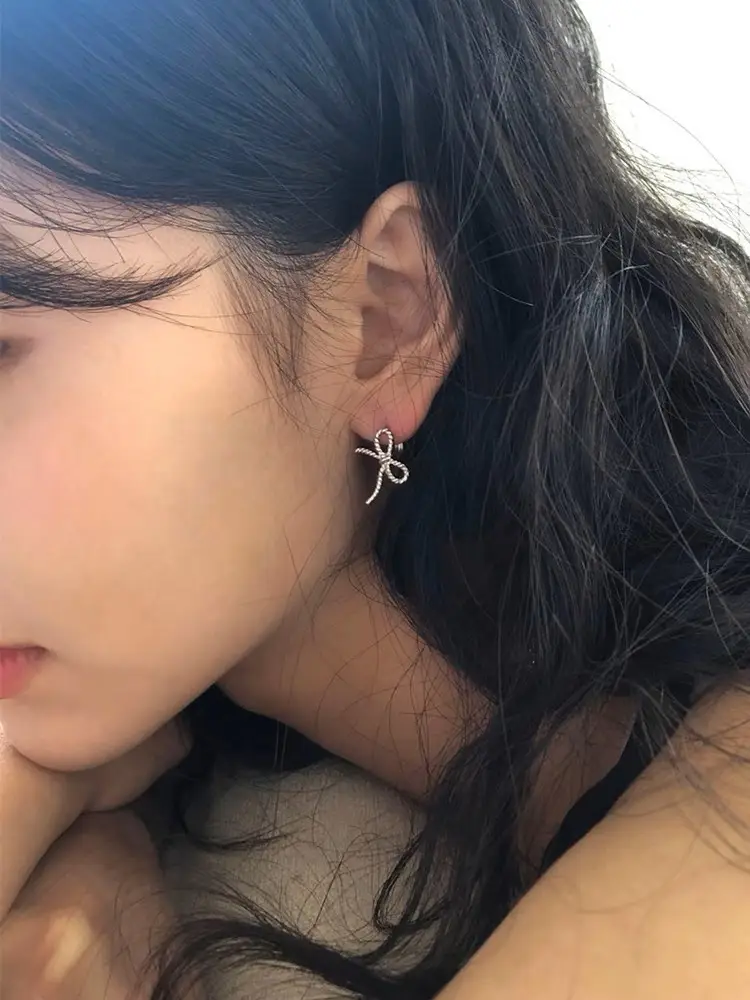 Korean Style Hollow Bow Earrings 925 Silver — feature 2