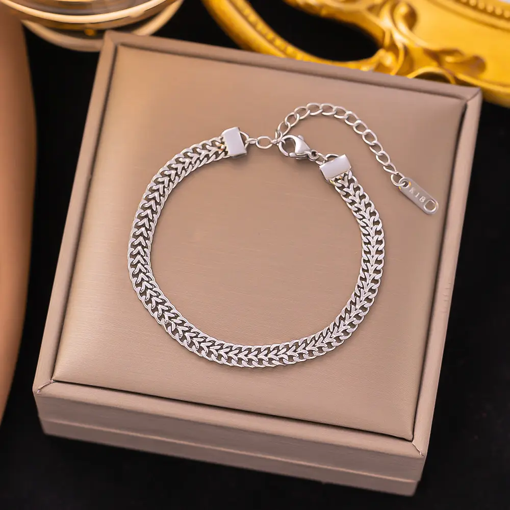 18K Gold Hard Chain Necklace for Women - Image 4