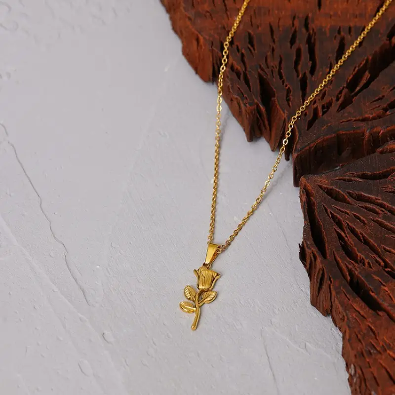 Golden 3D Rose Clavicle Necklace for Women